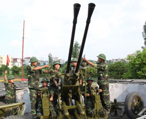 Bộ đội pháo binh bảo vệ vùng trời Tổ quốc