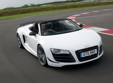 Audi R8 Spyder là dòng xe “đinh” của Audi tại triển lãm năm nay. 