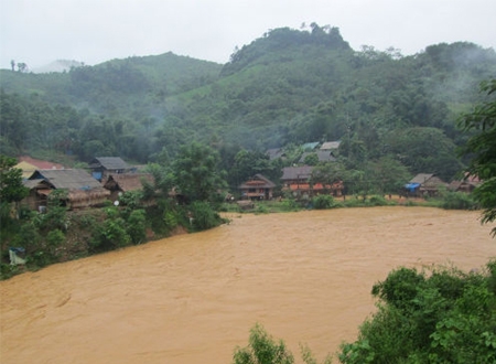 Mưa lũ làm ngập lụt ở nhiều nơi