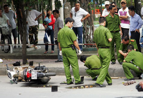 Cảnh sát đã thu giữ nhiều tang vật tại hiện trường vụ án.