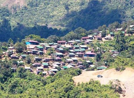 Đồng bào dân tộc thiểu số tại xã Trà Bui định cư trên núi cao nên rất lo lắng mỗi khi có động đất xảy ra