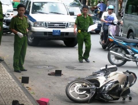 Cơ quan công an khám nghiệm hiện trường vụ trọng án