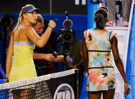 Sharapova đánh bại tay vợt kỳ cựu Venus Williams