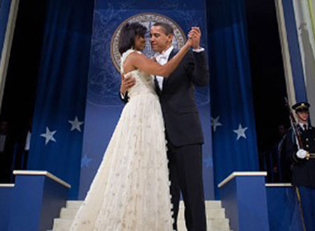 Vợ chồng Obama trong tiệc khiêu vũ cách đây 4 năm. Ảnh: AFP