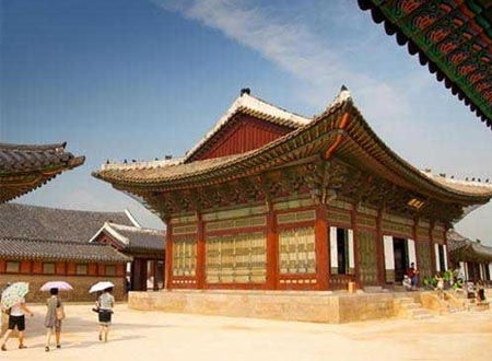 Chùa Bongeunsa ở phía nam Seoul, một điểm tham quan trong chương trình Gangnam tour. Ảnh: travelhouseuk.co.uk