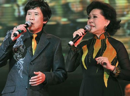 Tuấn Vũ và Giao Linh góp mặt trong liveshow của Quang Lê tại TP HCM tháng 4/2011.