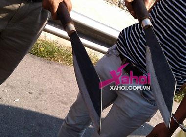 2 con dao nhọn bị thu giữ