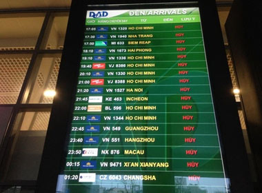 Toàn bộ các chuyến bay đi và đến TP.Đà Nẵng đều hủy bỏ. 