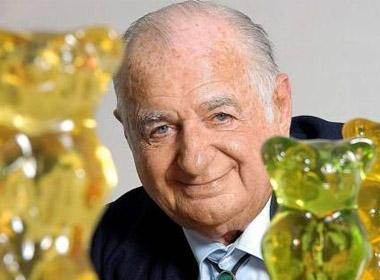 Hans Riegel luôn quan tâm đến đời sống của các nhân viên.