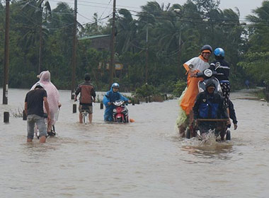 Các tuyến đường liên tỉnh Quảng Nam ngập trong nước 