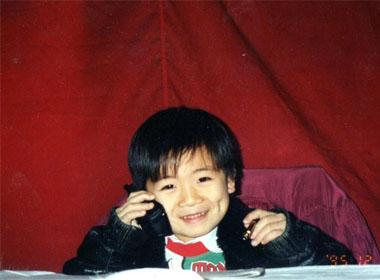 Người thừa kế sáng giá của bầu Hiển có dáng dấp lãnh đạo ngay từ khi còn nhỏ