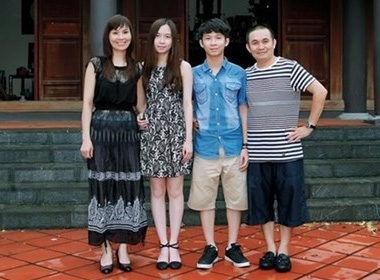 Gia đình hạnh phúc của nghệ sĩ hài Xuân Hinh.