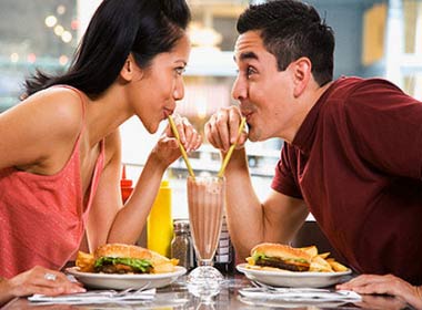 Những lời khen nghe có vẻ bình thường nhưng sẽ thật vô duyên nếu như chủ nhân thực sự không hứng thú với điều đó. (Ảnh minh họa).