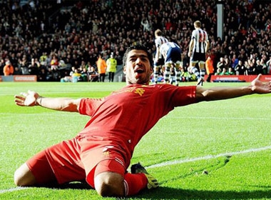 Suarez lập hat-trick vào lưới West Brom