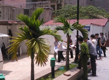 Bàn giao thi thể tử tù Nguyễn Anh Tuấn sau khi thi hành án bằng hình thức tiêm thuốc độc ngày 6/8 tại Hà Nội
