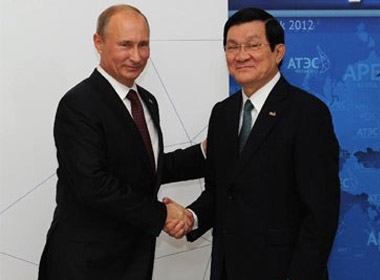 Tổng thống Vladimir Putin và Chủ tịch nước Trương Tấn Sang trong cuộc gặp bên lề Hội nghị APEC 2012 tại Nga. Ảnh: Xinhua