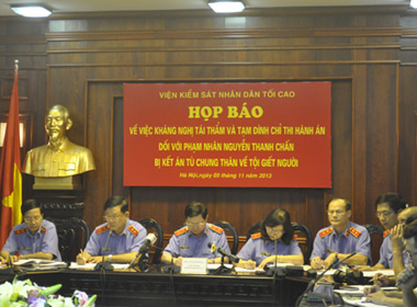 Quang cảnh buổi họp báo sáng 5/11.