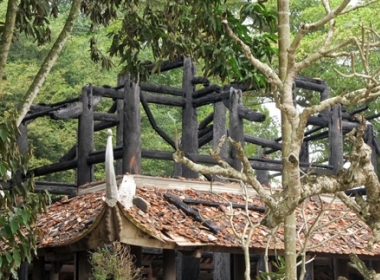 Chánh điện đền thờ Trung túc vương Lê Lai bị cháy trụi trong đêm