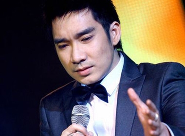 Quang Hà là một trong những ca sĩ tuy không quá nổi tiếng nhưng rất đắt show