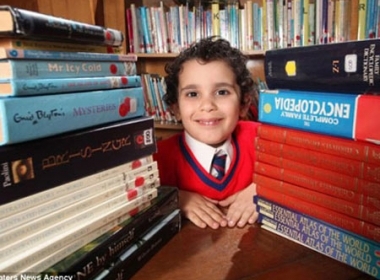 Sherwyn Sarabi, 4 tuổi, đã đạt số điểm IQ là 160 - cao nhất trong mức đánh giá Whechsler