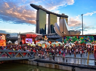 Không khí tưng từng Tết 2013 tại Singapore.