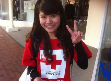 Vũ Thị Phương tham gia hoạt động tình nguyện của Red Cross ở New Zealand