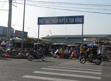 Chợ Tam Nông, nơi ông Cưng thường xuyên đến ăn xin.