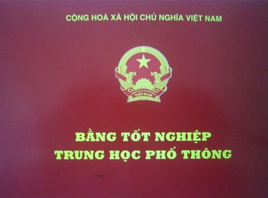 Ông Hòa đã sử dụng bằng tốt nghiệp THCS và THPT của em trai. (Ảnh minh họa)