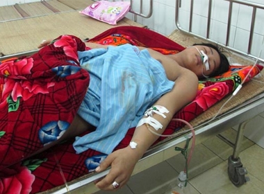 Trần Anh Tú bị lủng ruột non, đang điều trị tại bệnh viện