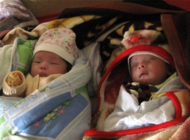 Hai em bé được sinh ra từ tinh trùng người cha đã khuất.