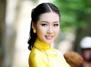 Á hậu Thùy Trang đã tổ chức đám hỏi với doanh nhân Đông Cương vào ngay 30/11 vừa qua
