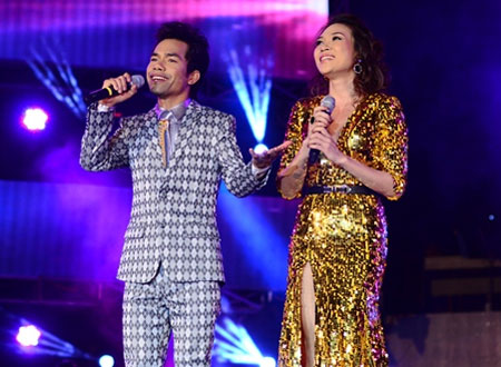 Ya Suy, Hoàng Quyên ai sẽ là người được xướng tên cho ngôi vị quán quân Vietnam Idol 2012. 