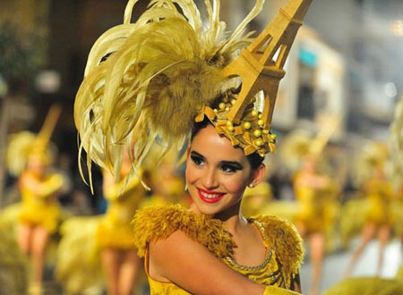 Carnival 2013 là phép thử đối với cơ sở hạ tầng của Brazil trước khi diễn ra các sự kiện thể thao lớn. Ảnh: REUTERS