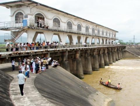 Tìm thấy vật dụng của cô gái tại đập dâng An Trạch