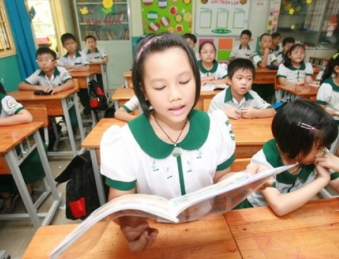 HS học chương trình tăng cường tiếng Anh tại Trường Tiểu học Bàu Sen (Q.5) - Ảnh: Đào Ngọc Thạch