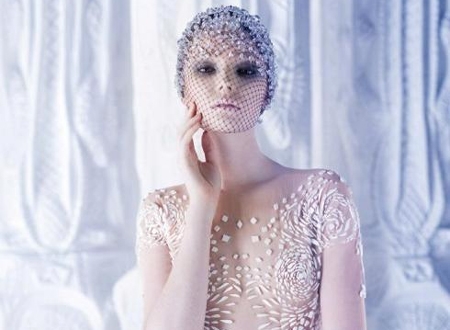 Một trong những mẫu váy cưới của  Michael Cinco