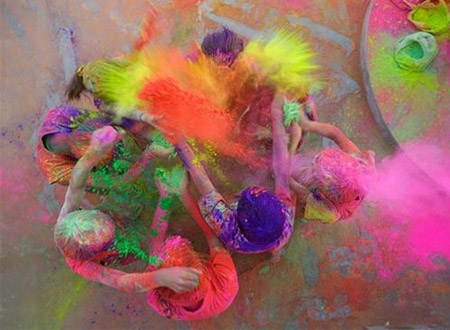 Sắc màu tại lễ hội Holi ở Jaipur ở Ấn Độ
