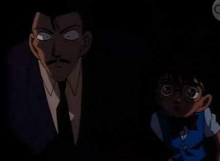 Tiếng động đó rất giống tiếng mở cửa kính!