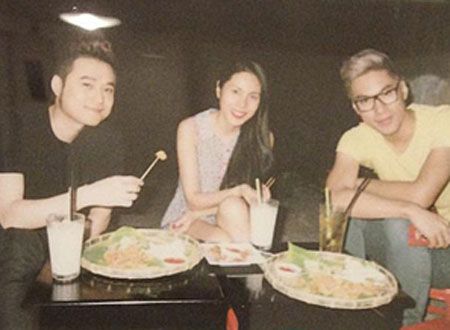 Ca sĩ Thủy Tiên đi uống nước cùng Quang Vinh.