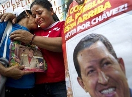 Người dân Venezuela khóc thương nhà lãnh đạo cánh tả Hugo Chavez.