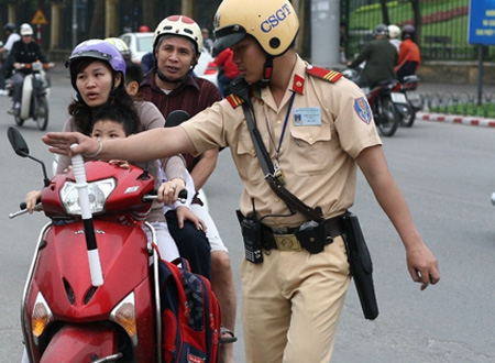 Vẫn còn nhiều trường hợp vi phạm trong ngày đầu xử lý MBH trẻ em