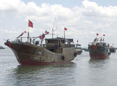 Đội 32 tàu cá Trung Quốc tới vùng nước ở Trường Sa mà Việt Nam tuyên bố chủ quyền, 7 ngày sau khi rời Hải Nam. Ảnh: Chinanews