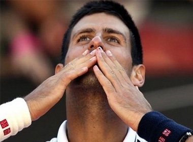 Djokovic khởi đầu dễ dàng ở Roma Masters