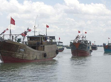 Đội 32 tàu cá Trung Quốc tới vùng nước ở Trường Sa mà Việt Nam tuyên bố chủ quyền.