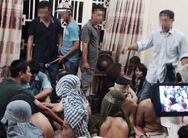 Các con bạc bị bắt tại sới bạc của Nguyễn Thị Thu Hương