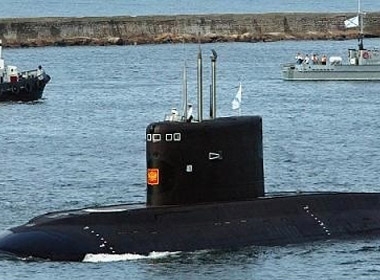 Tàu ngầm Kilo chạy thử trên biển