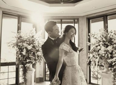 Ảnh cưới lãng mạn của Baek Ji Young. Ảnh: Louvre9.
