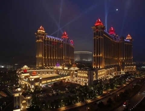 Galaxy Macau là một siêu sòng bạc, resort nằm ở dải Cotai với chi phí xây dựng là 2 tỷ USD.