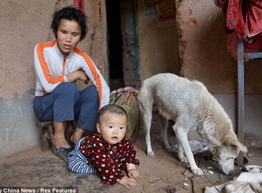 Đổ lỗi cho cái nghèo, người phụ nữ này đã đem bán tổng cộng 4 đứa con của mình để lấy tiền trang trải sinh hoạt hàng ngày