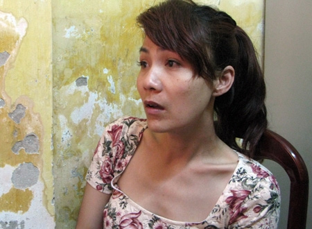 Kiên tại cơ quan công an